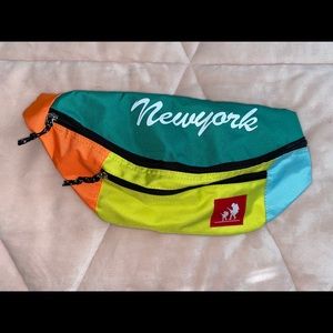 Color block medium-sized fannypack